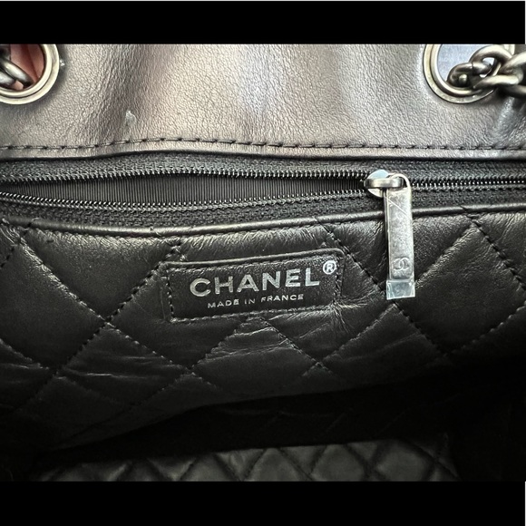 Black classic Chanel Calfskin Stitched Medium Luxury Drawstring Backpack - Picture 15 of 16